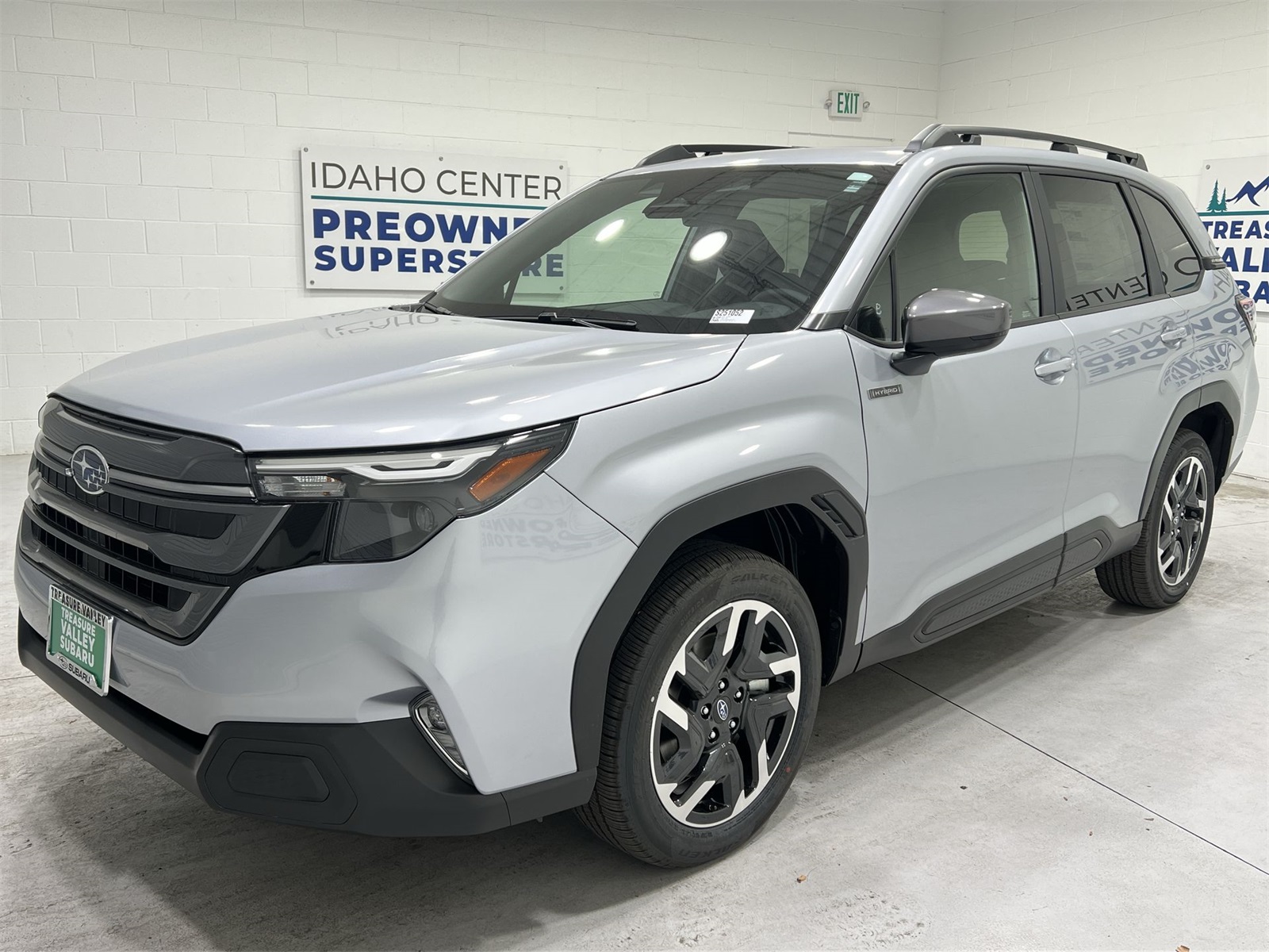 2025 Subaru Forester Premium photo 3