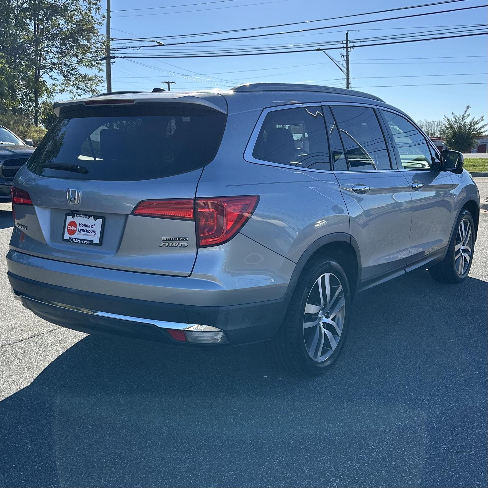2017 Honda Pilot Touring photo 4