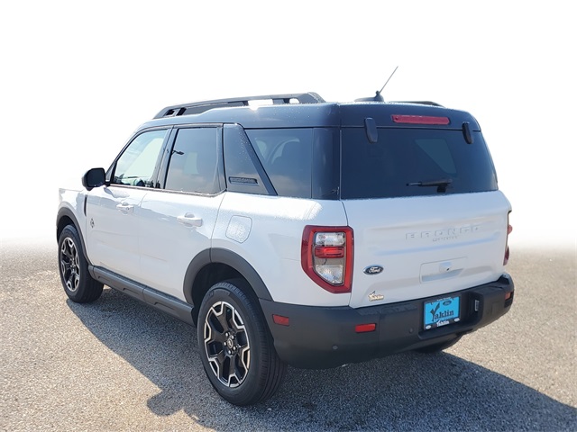 2025 Ford Bronco Sport Outer Banks photo 2