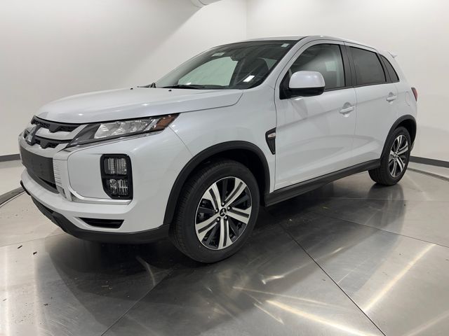 2025 Mitsubishi Outlander Sport ES's photo