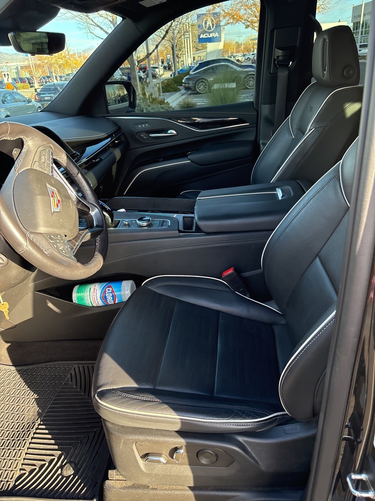 2023 Cadillac Escalade Sport photo 3