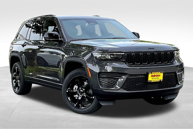 2025 Jeep Grand Cherokee Altitude's photo