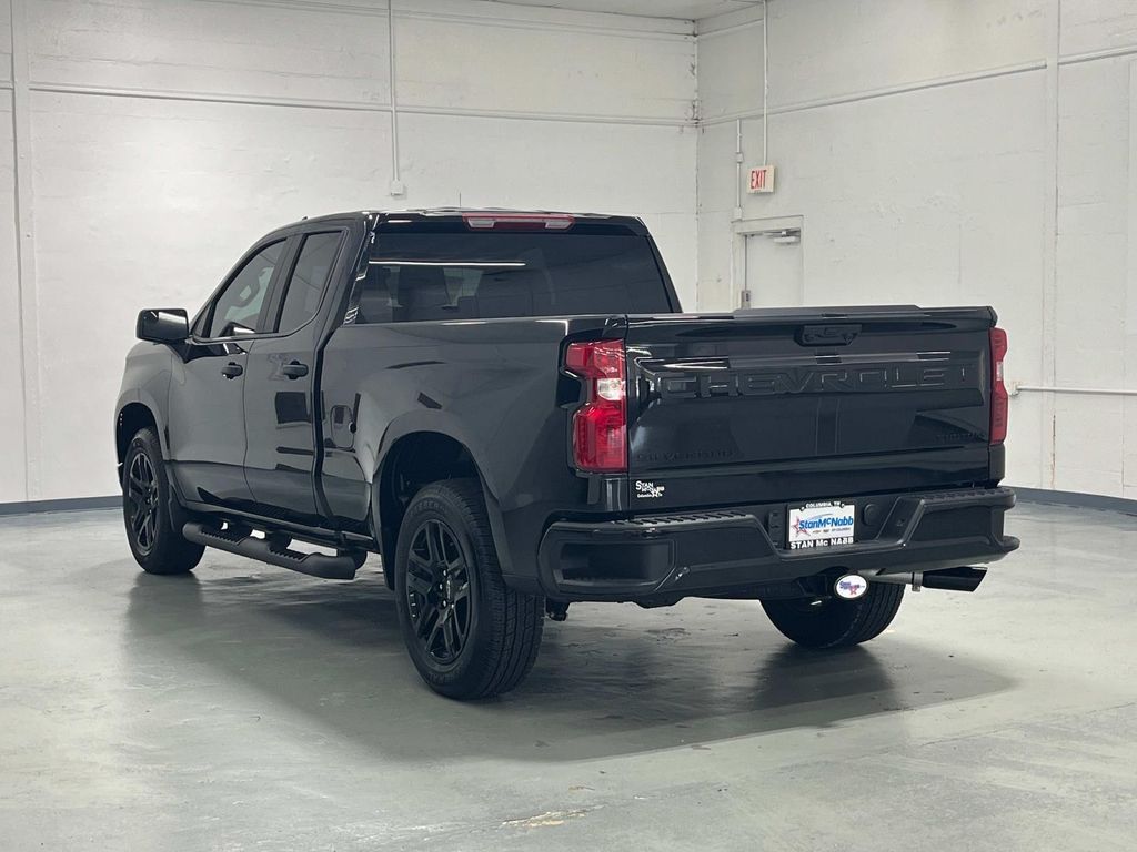 2025 Chevrolet Silverado 1500 Custom Rally Edition photo 5