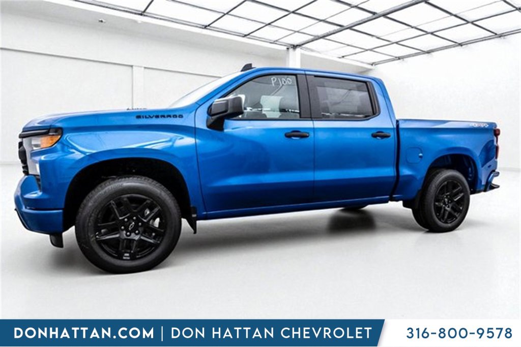 2025 Chevrolet Silverado 1500 Custom photo 2