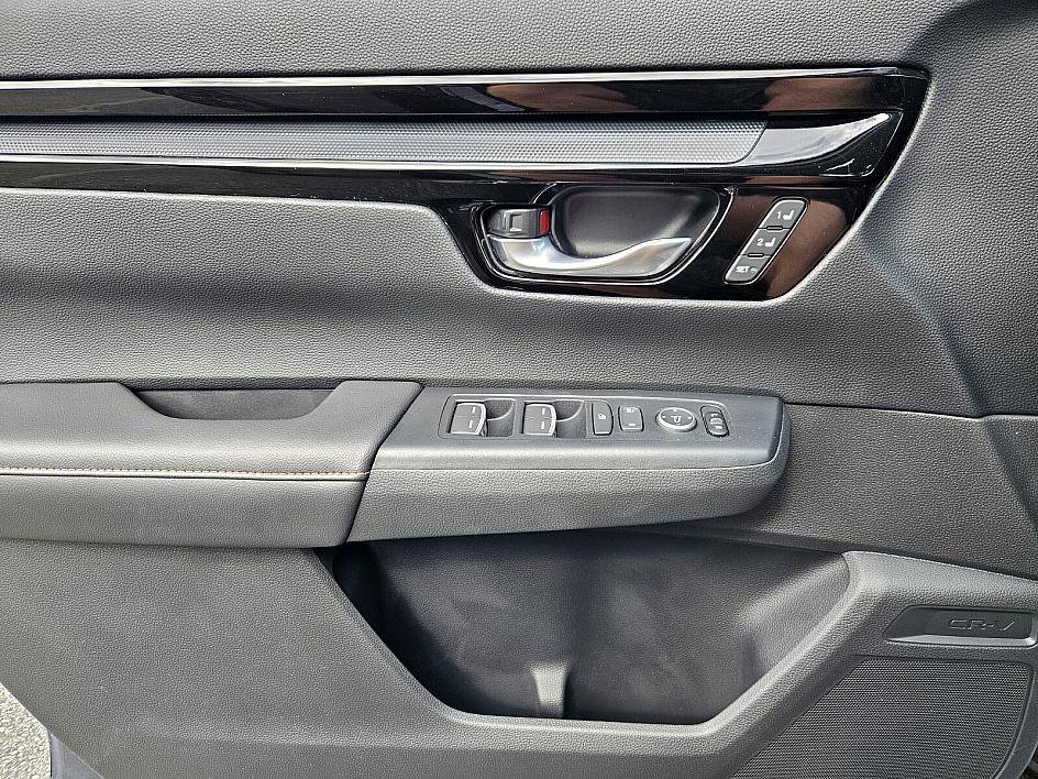 2024 Honda CR-V Hybrid Sport Touring photo 30