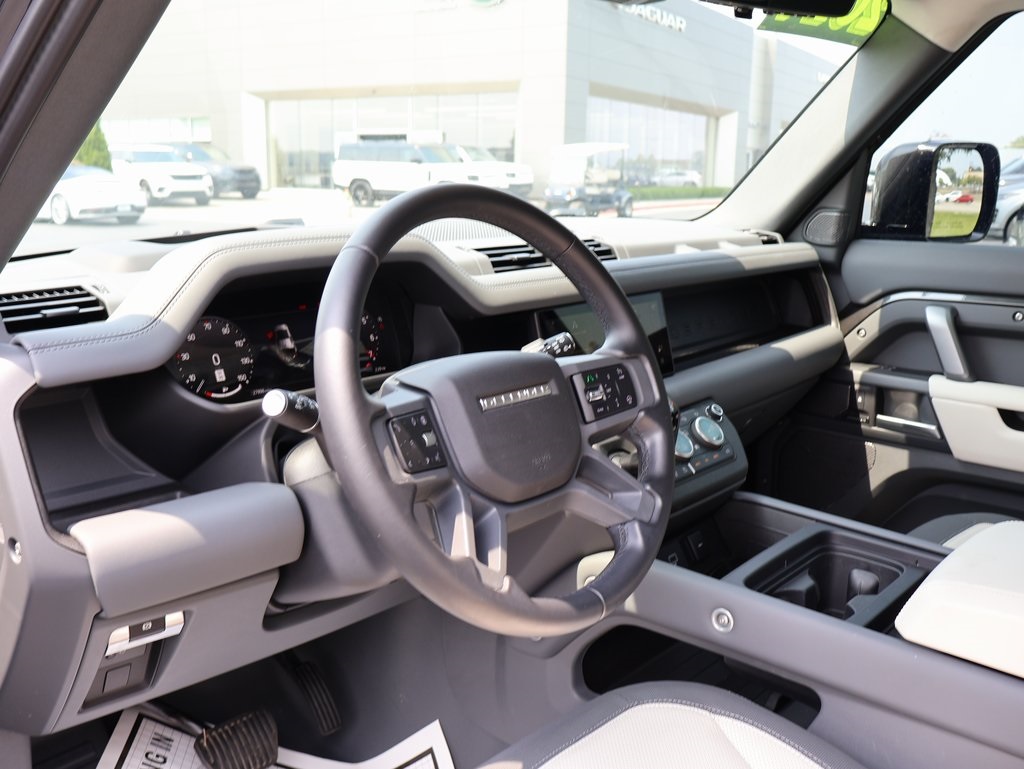 2024 Land Rover Defender 110 X-Dynamic SE photo 16