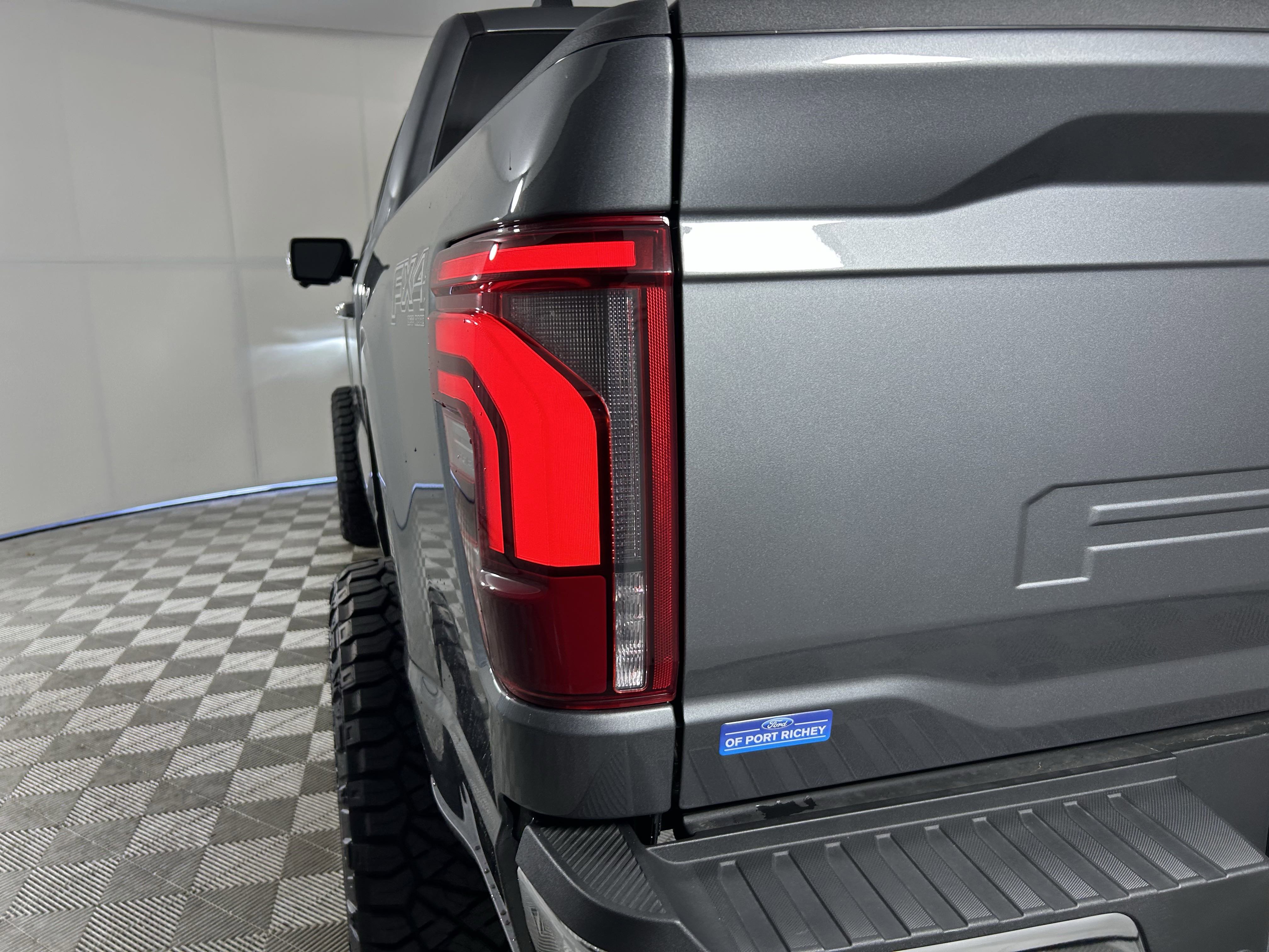 2025 Ford F-150 Lariat photo 11
