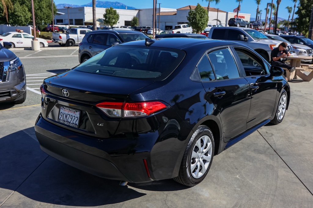 2024 Toyota Corolla LE photo 2