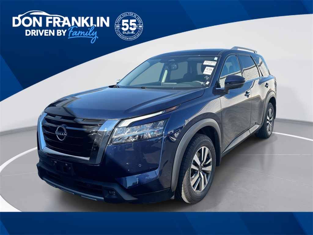 2022 Nissan Pathfinder SL's photo