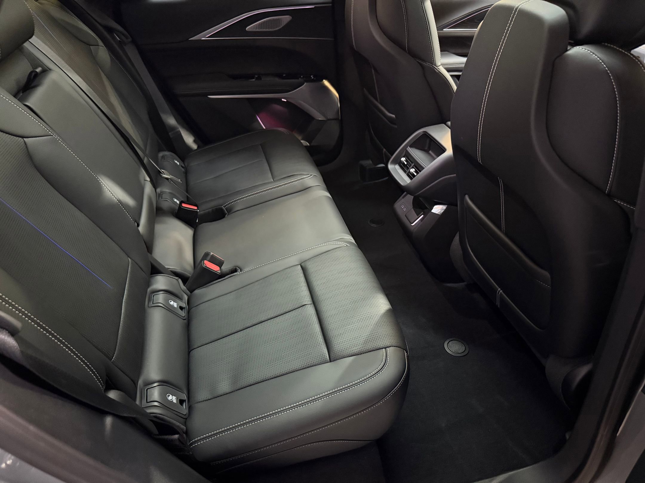 2025 Cadillac Lyriq Sport photo 38