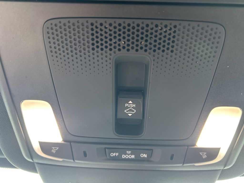 2024 Honda CR-V Hybrid Sport Touring photo 17