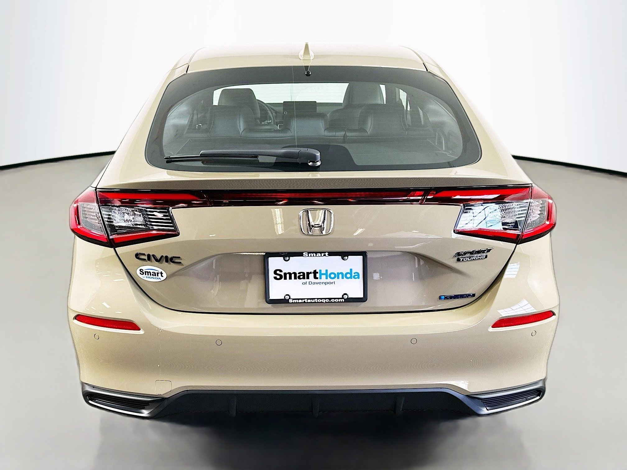 2026 Honda Civic Hatchback Touring Hybrid photo 6