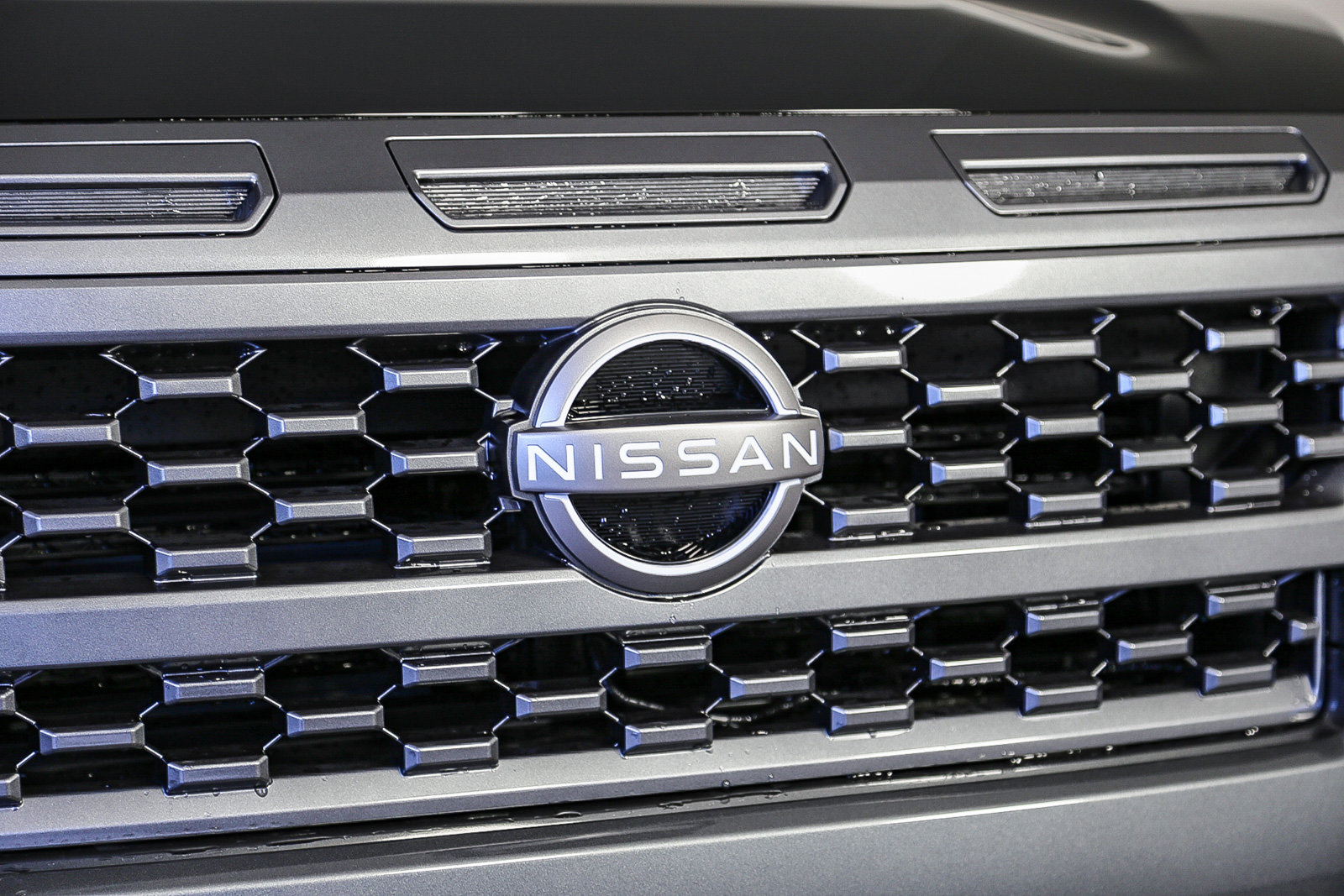 2025 Nissan Frontier SV photo 3