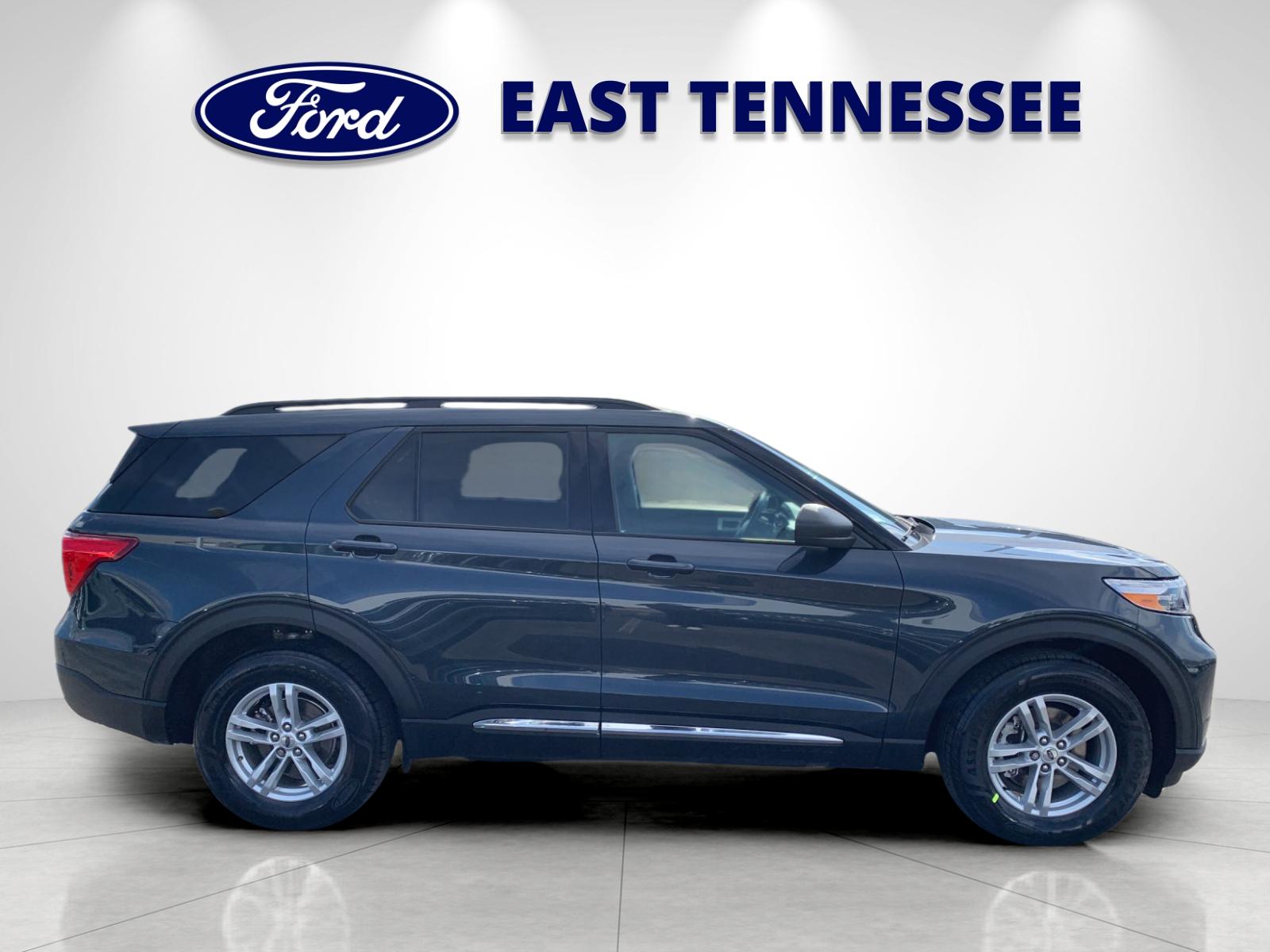 2023 Ford Explorer XLT photo 2