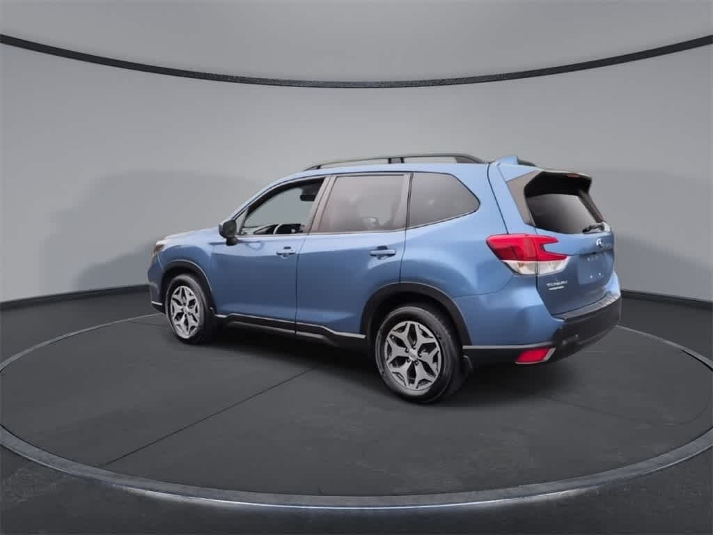 2021 Subaru Forester Premium photo 2