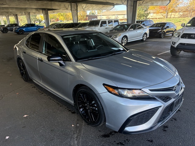 2021 Toyota Camry SE photo 3