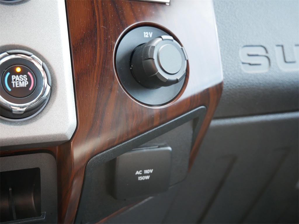 2015 Ford F-250 Lariat photo 22
