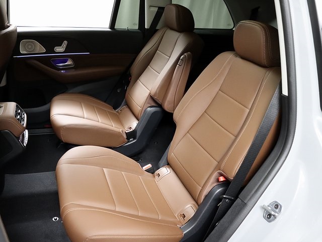2026 Mercedes Benz GLS 450 4MATIC photo 12