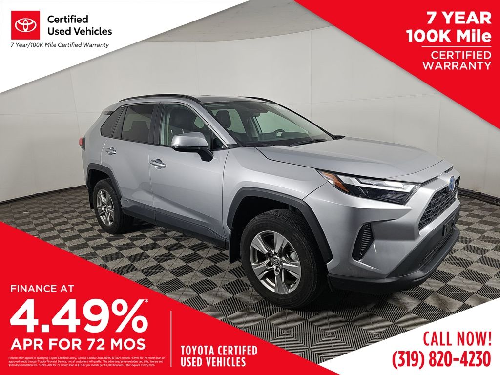 2024 Toyota RAV4 XLE's photo