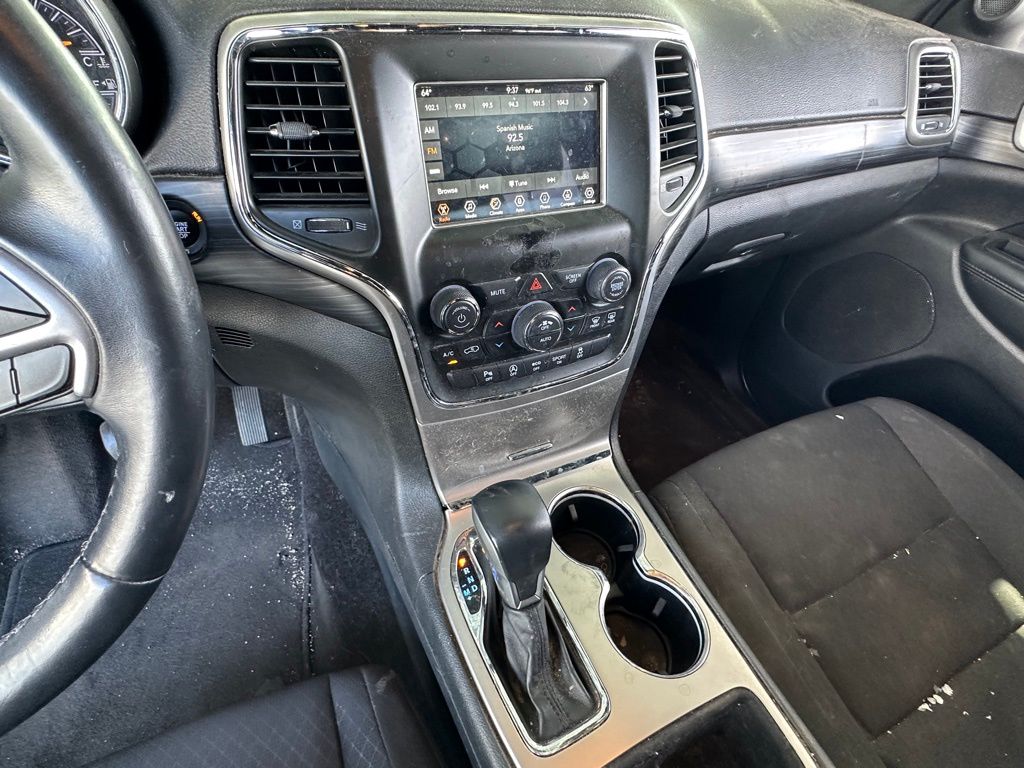 2019 Jeep Grand Cherokee Laredo E photo 12