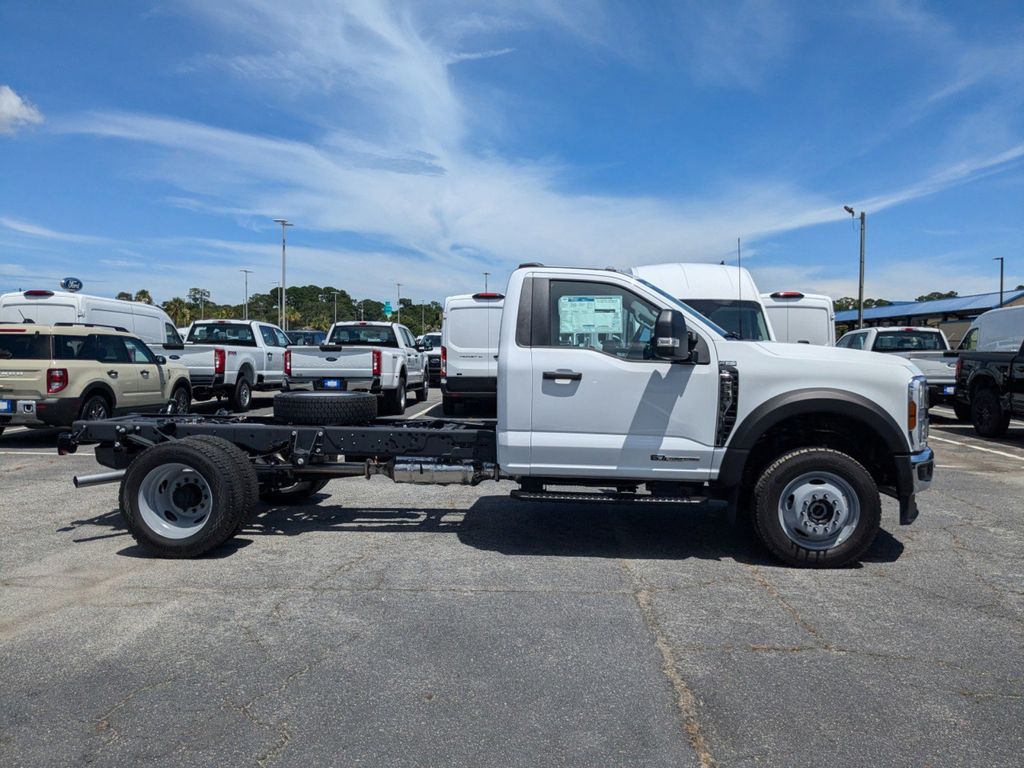 2025 Ford F-550 XL photo 2