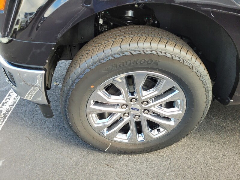 2025 Ford F-150 Lariat photo 4