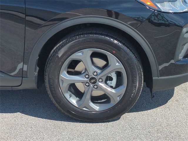 2025 Ford Escape ST-Line photo 11