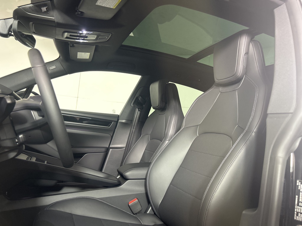 2025 Porsche Macan Electric 4 photo 13