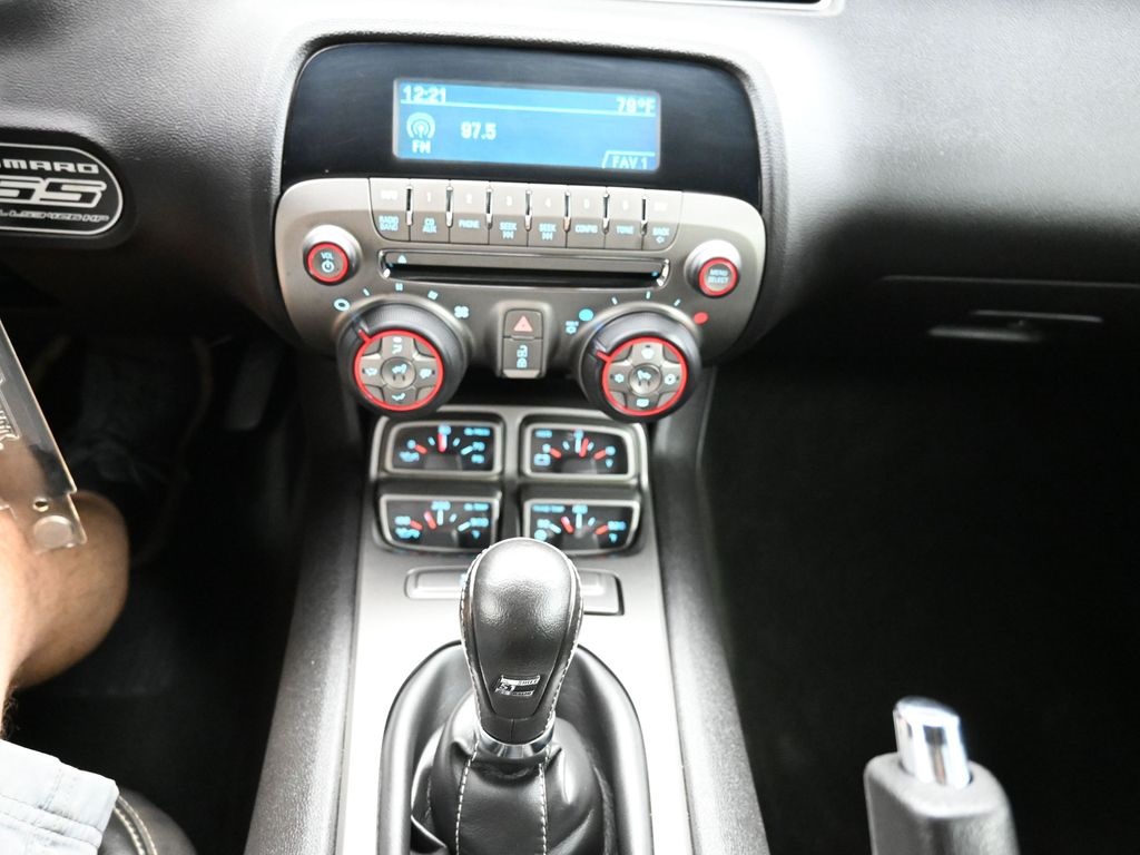 2010 Chevrolet Camaro SS photo 15