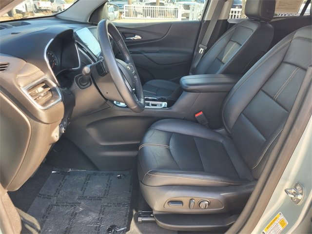 2022 Chevrolet Equinox Premier photo 3
