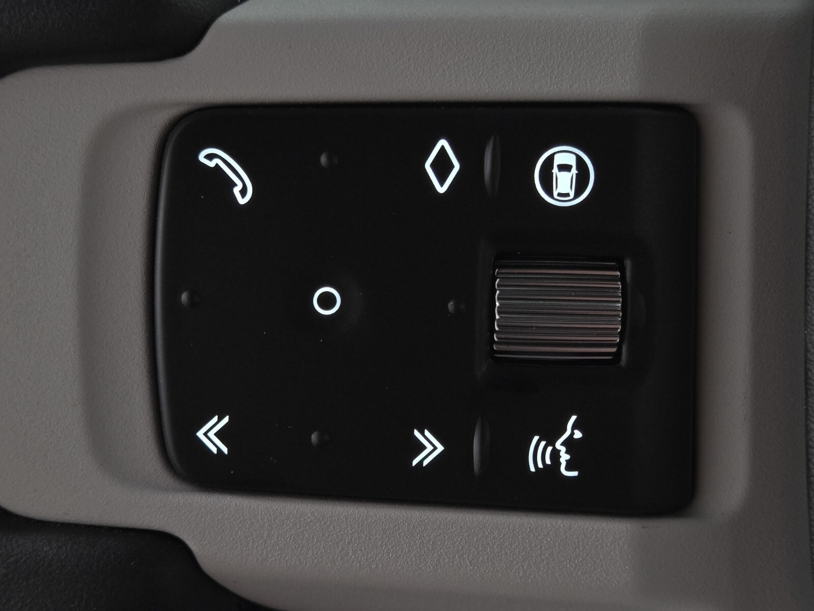 2025 Land Rover Defender X-Dynamic SE photo 23