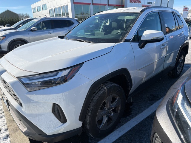 2023 Toyota RAV4 XLE's photo