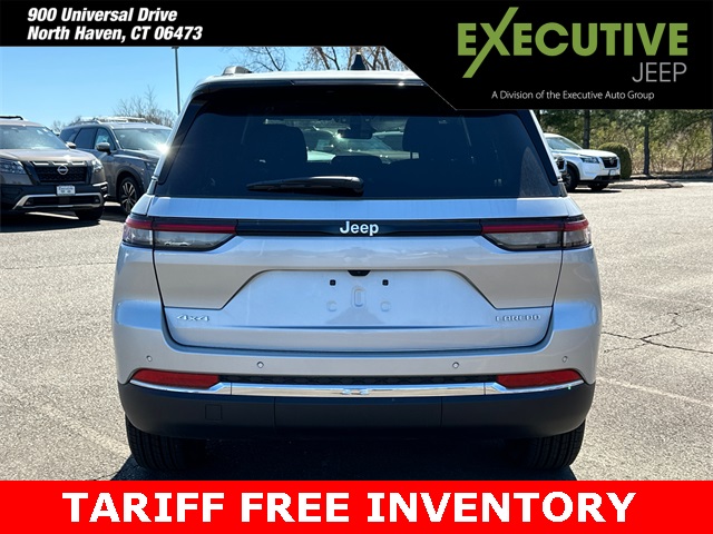 2025 Jeep Grand Cherokee Laredo photo 3