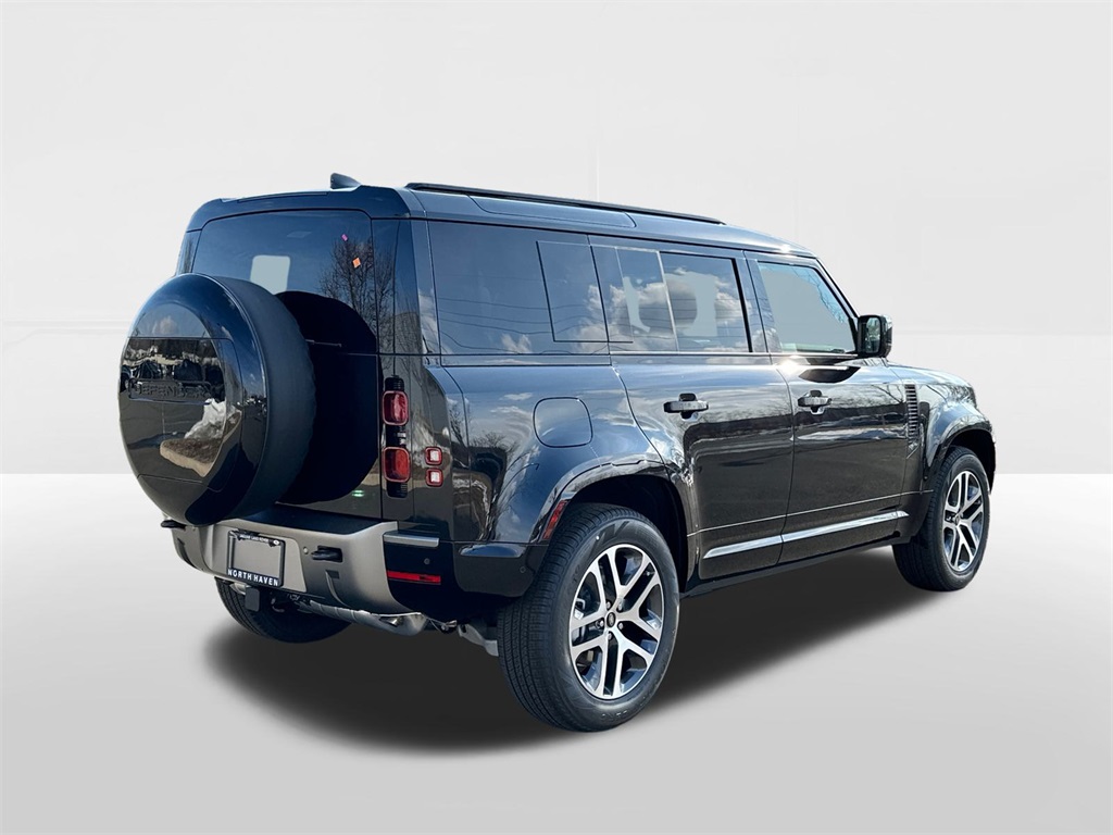 2025 Land Rover Defender 110 X-Dynamic SE photo 3