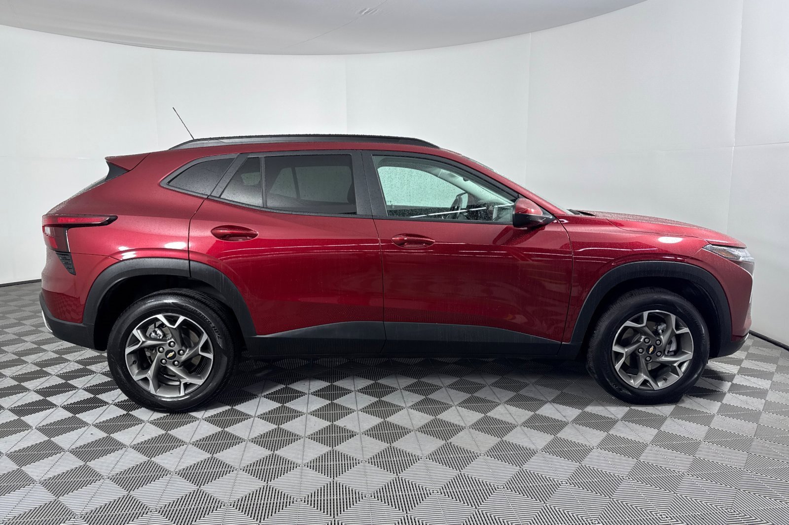 2025 Chevrolet Trax LT photo 3