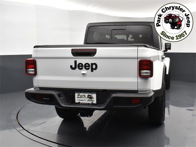 2025 Jeep Gladiator Sport photo 2