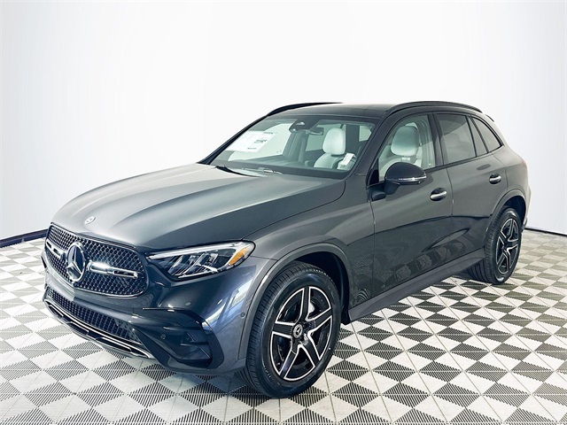 2025 Mercedes Benz GLC 300 photo 3