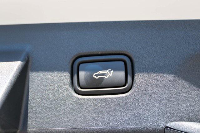 New 2025 White Hyundai SEL Convenience image 8