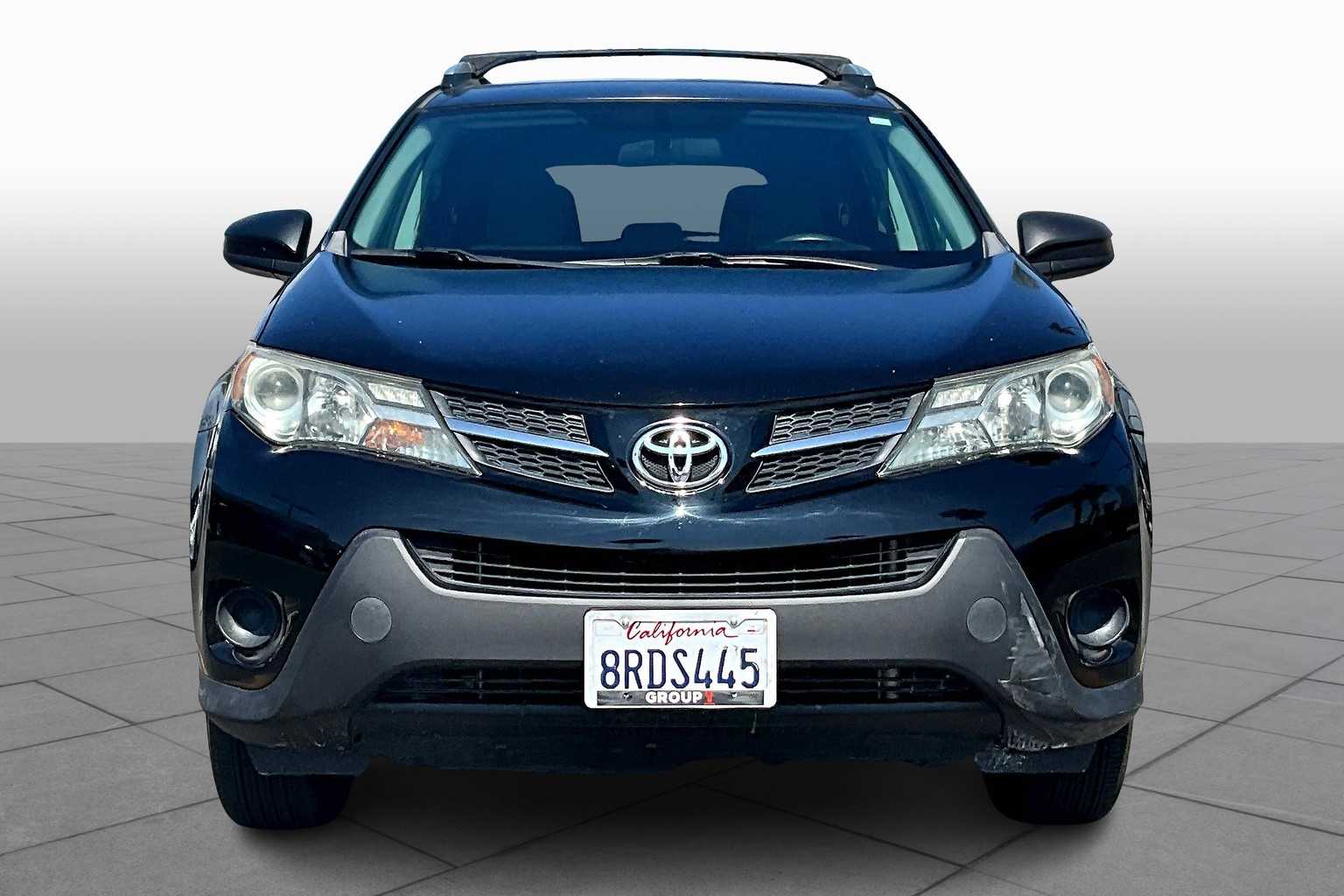 2014 Toyota RAV4 LE photo 3