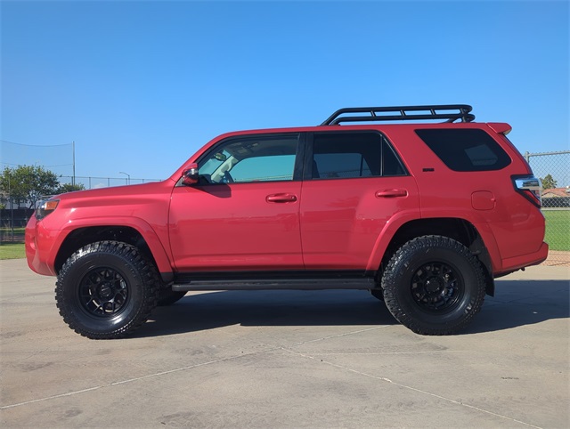 2024 Toyota 4Runner SR5 Premium photo 4