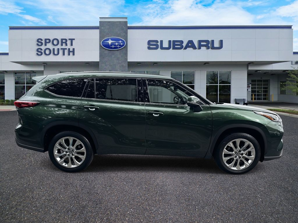 2023 Toyota Highlander Limited Platinum XLE XSE photo 2