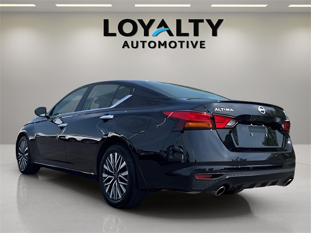 2024 Nissan Altima 2.5 SV photo 2