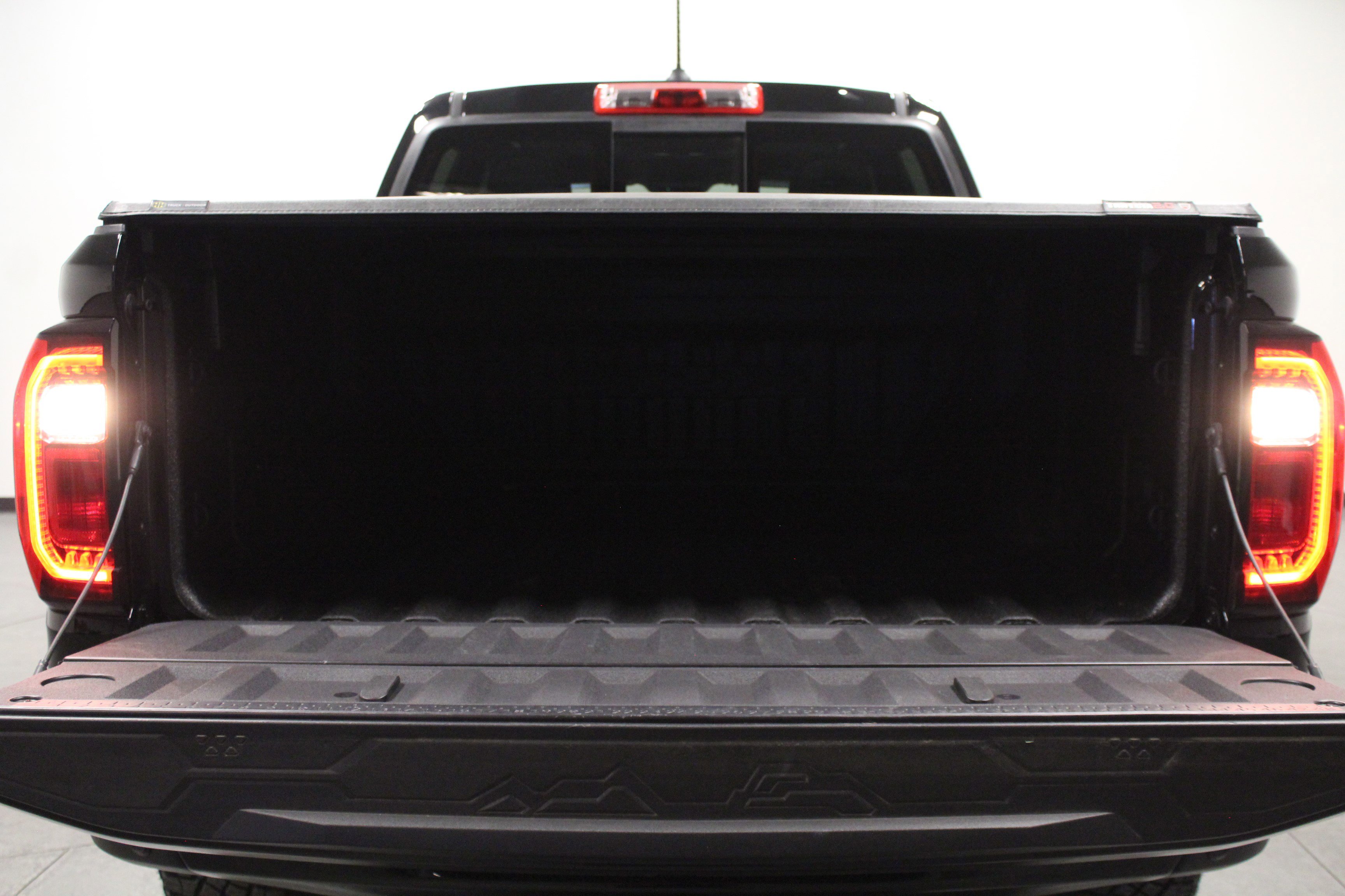 2024 Gmc Canyon AT4X photo 13