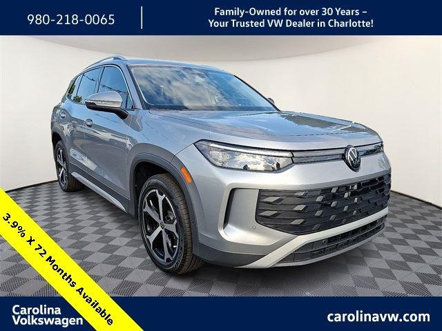 2025 Volkswagen Tiguan SE's photo