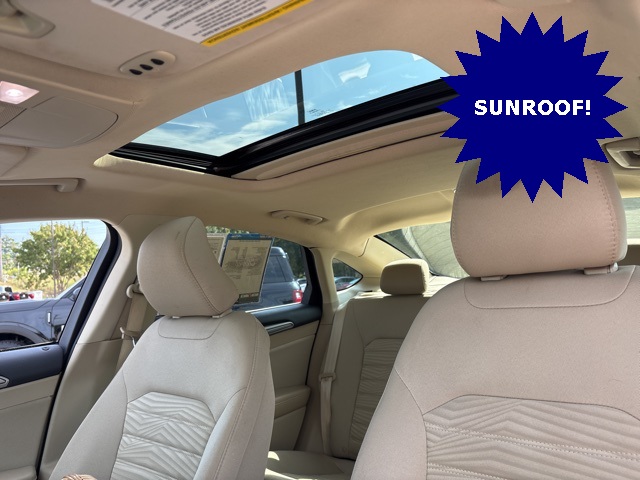 2016 Ford Fusion SE photo 24