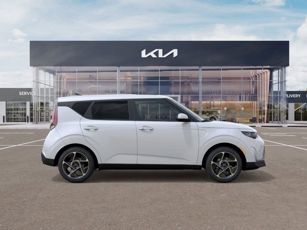2025 Kia Soul EX photo 6