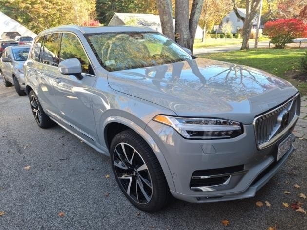 2024 Volvo XC90 Plus photo 2