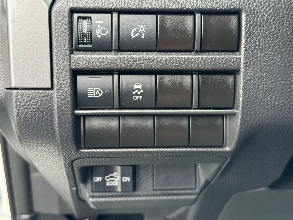 2025 Toyota Tacoma SR5 photo 15