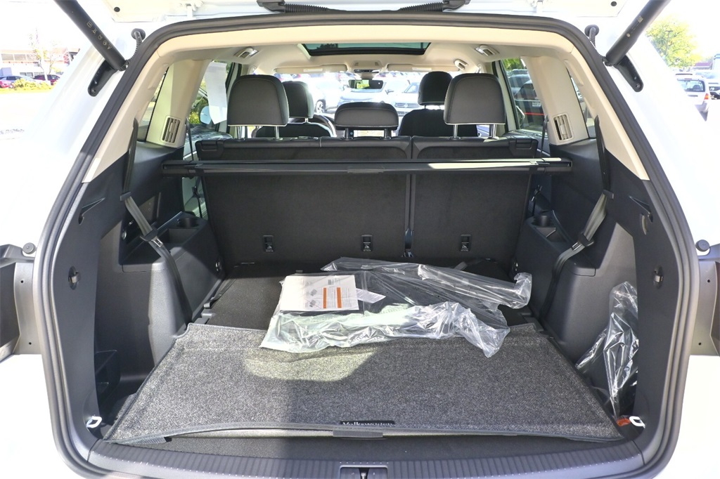 2026 Volkswagen Atlas SEL Premium R-Line photo 15