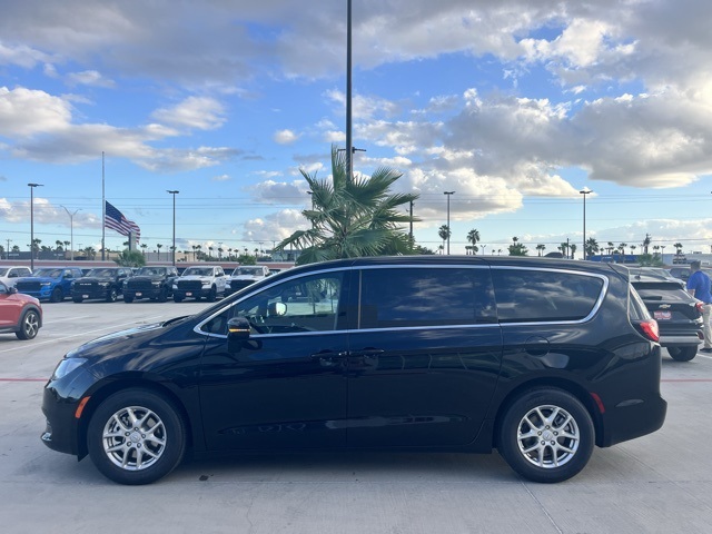 2026 Chrysler Voyager LX photo 4